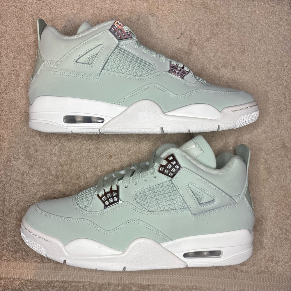 Air Jordan 4 Retro Seafoam Sail HV0823-003 Women's Size 12 - Men’s Size 10.5 - Picture 2 of 9